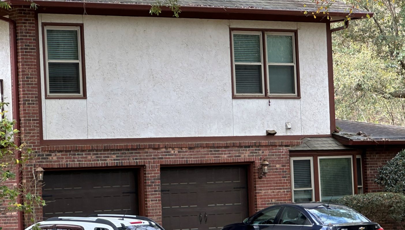 Beige in Dark brick and stucco band